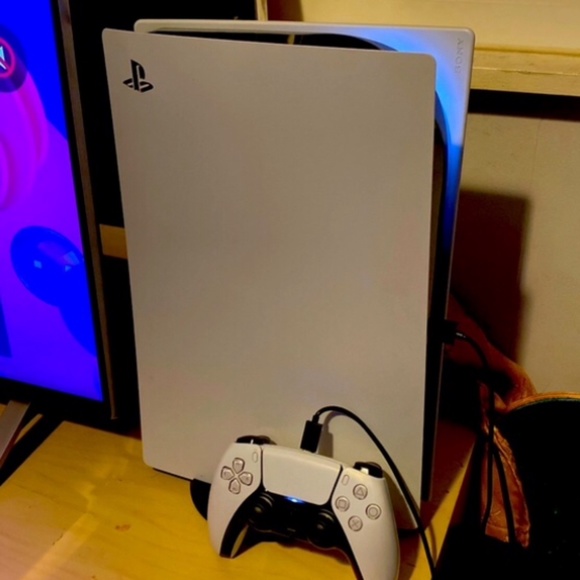 Used ps5 console disc version - Picture 3 of 3